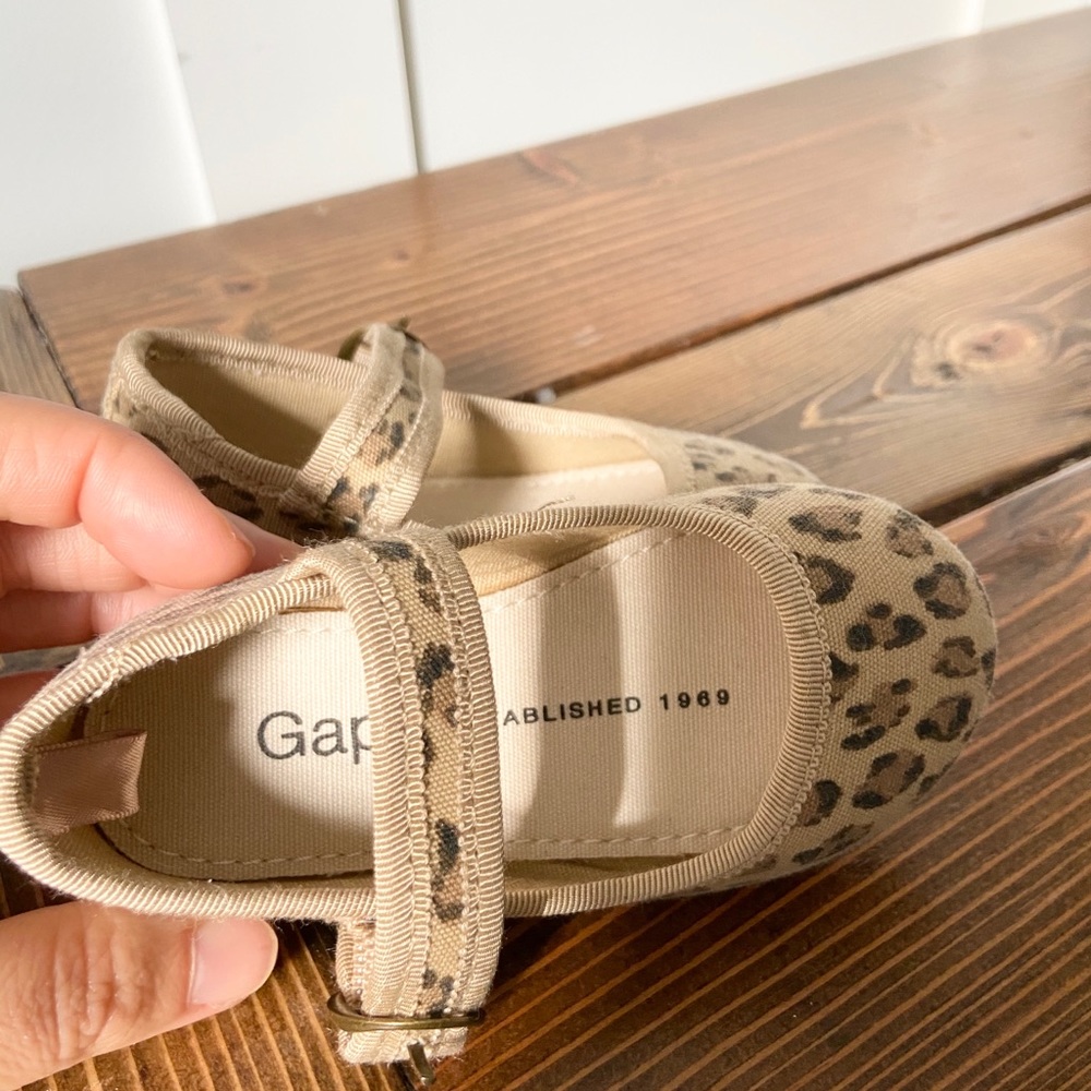 Gap Leopard Print Girls Mary Jane Shoes - Picture 6 of 7
